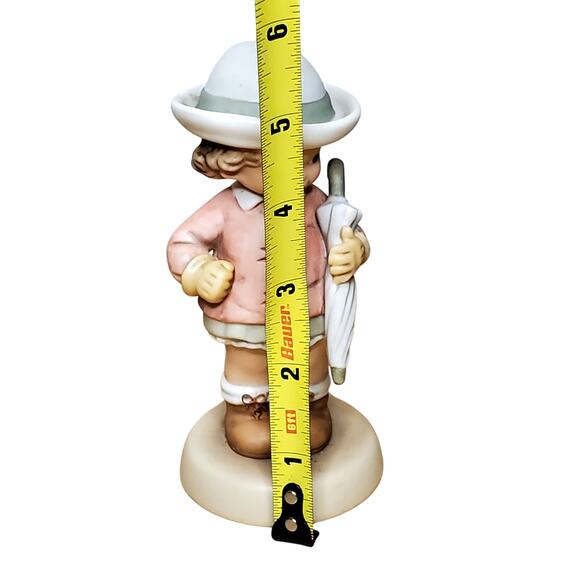 Enesco Memories of Yesterday Waiting For The Sunshine S0102 Girl & Umbrella 1992 - Picture 6 of 7